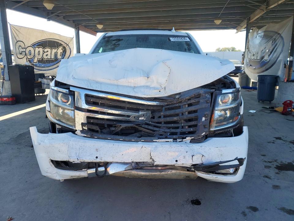 72555836 :رقم المزاد ، 1GNSKHKC0GR182143 vin ، 2016 Chevrolet Suburban مزاد بيع