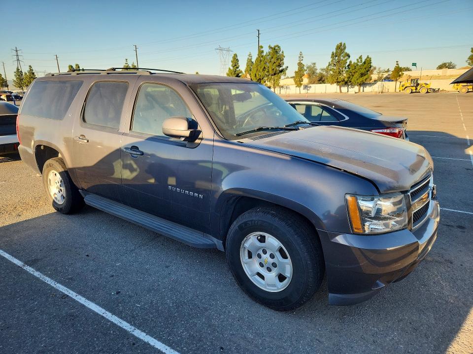 2010 Chevrolet Suburban მანქანა იყიდება აუქციონზე, vin: 1GNUCJE09AR216439, აუქციონის ნომერი: 71763766