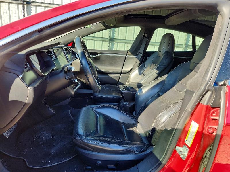 70314796 :رقم المزاد ، 5YJSA1E4XFF113987 vin ، 2015 Tesla Model S مزاد بيع