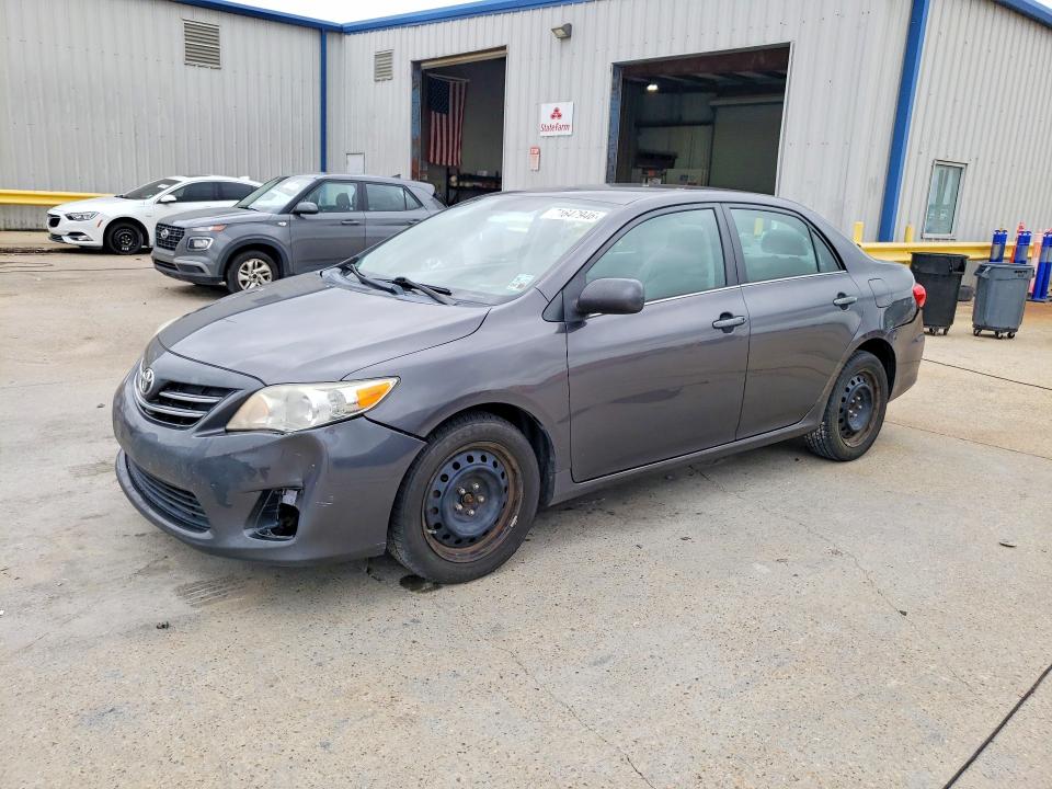 71647946 :رقم المزاد ، 5YFBU4EE3DP188582 vin ، 2013 Toyota Corolla مزاد بيع