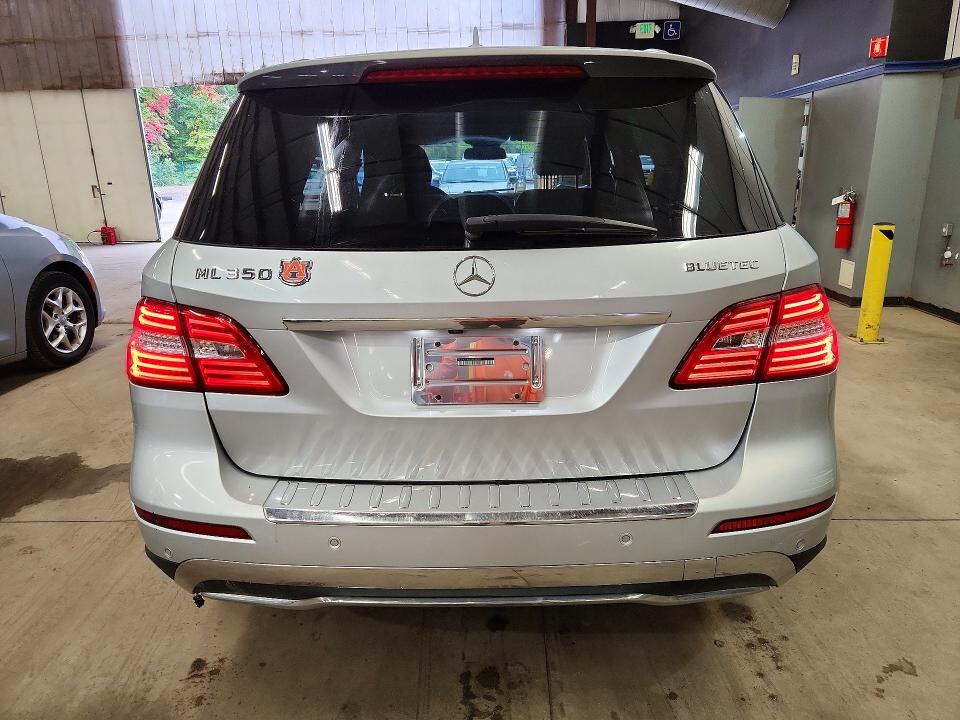 70890016 :رقم المزاد ، 4JGDA2EB6CA033017 vin ، 2012 Mercedes-benz Ml مزاد بيع
