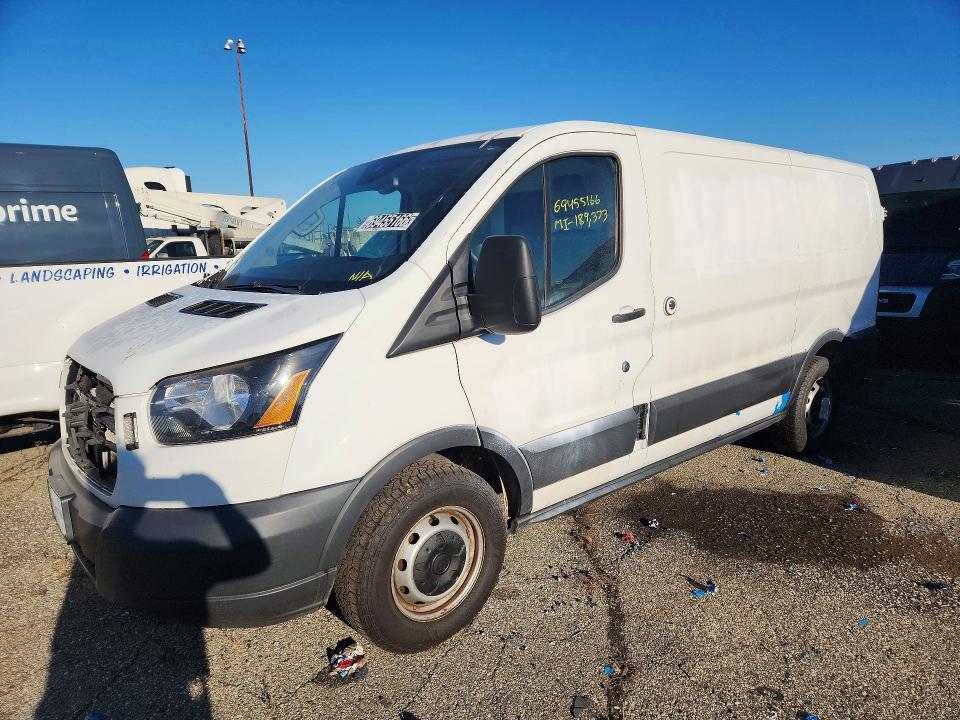 69455166 :رقم المزاد ، 1FTYE1ZMXHKA77474 vin ، 2017 Ford Transit مزاد بيع