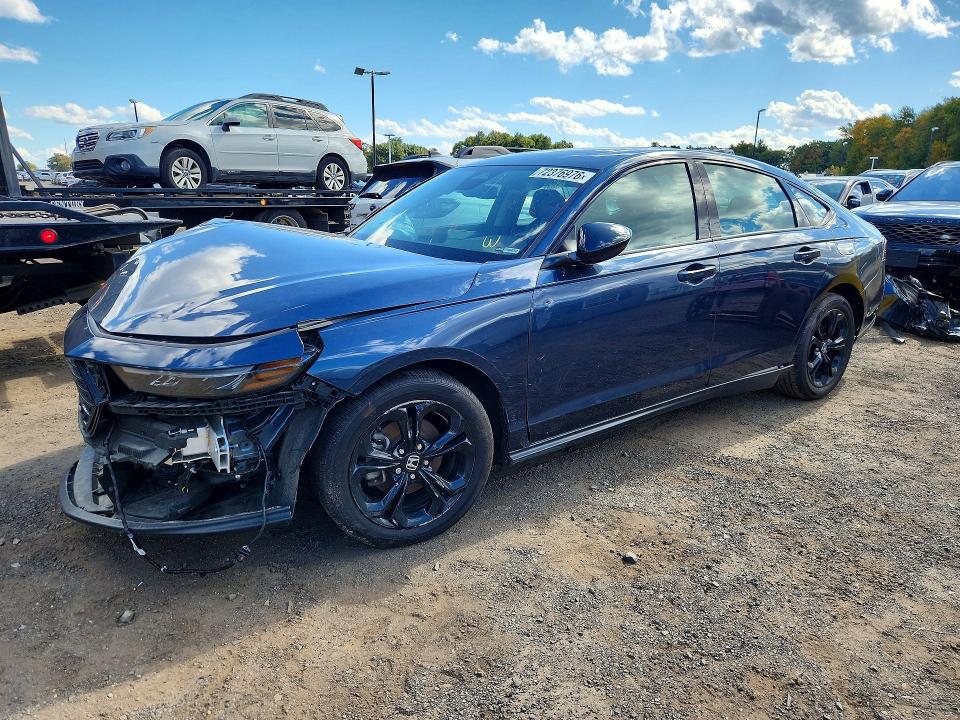 Продажа на аукционе авто 2025 Honda Accord, vin: 1HGCY1F45SA017851, номер лота: 72376976