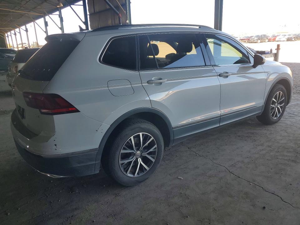 Продажа на аукционе авто 2018 Volkswagen Tiguan, vin: 3VV3B7AX3JM214251, номер лота: 71272286