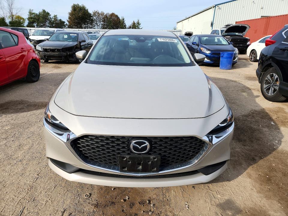 Продажа на аукционе авто 2022 Mazda 3, vin: JM1BPACL3N1510084, номер лота: 71625886