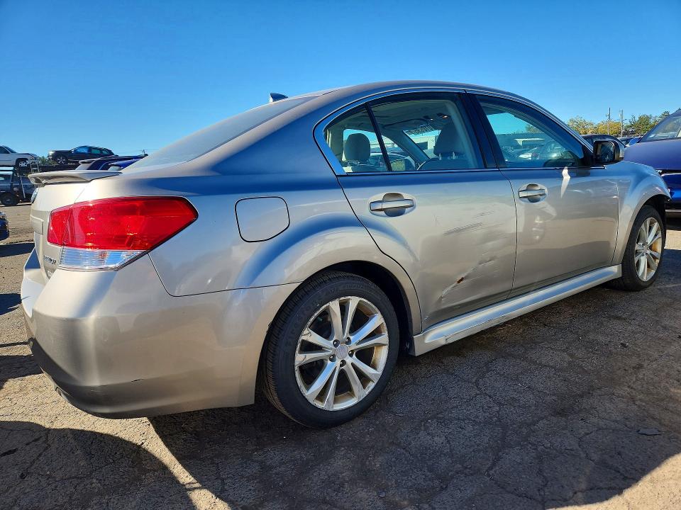 71010996 :رقم المزاد ، 4S3BMBF64E3020083 vin ، 2014 Subaru Legacy مزاد بيع