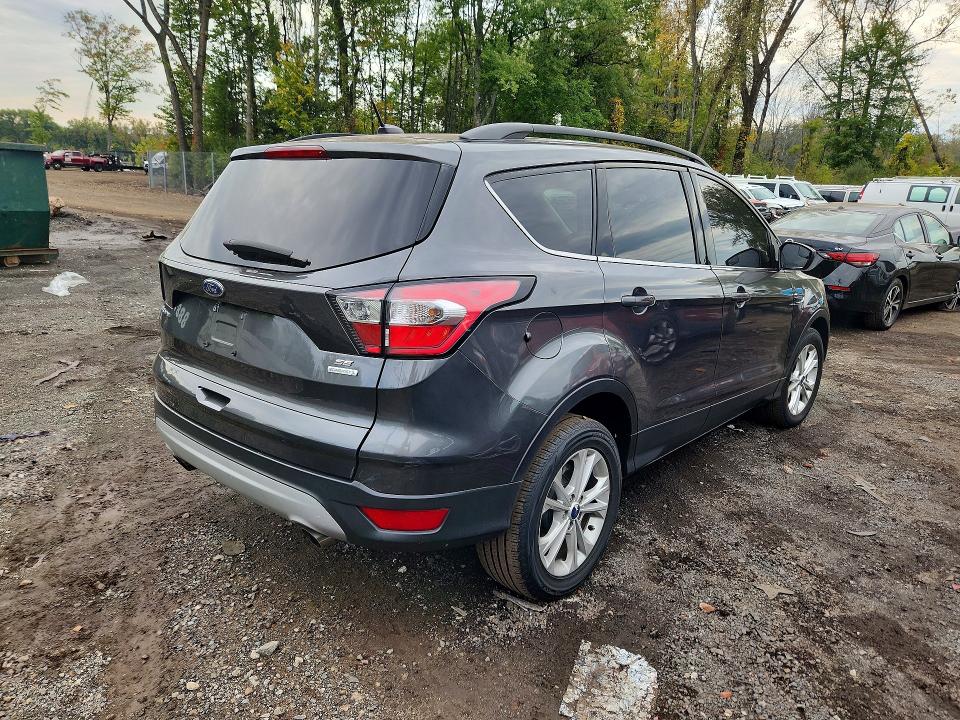 Продаж на аукціоні авто 2018 Ford Escape, vin: 1FMCU0G94JUB62564, номер лоту: 70627686