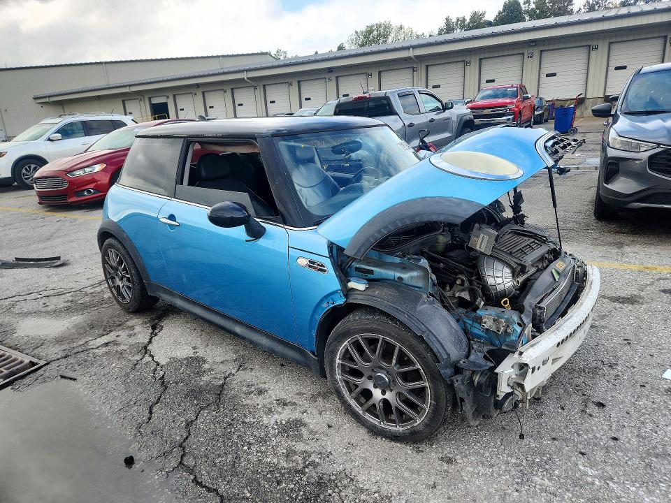 72809476 :رقم المزاد ، WMWRE33474TD77826 vin ، 2004 Mini Cooper مزاد بيع