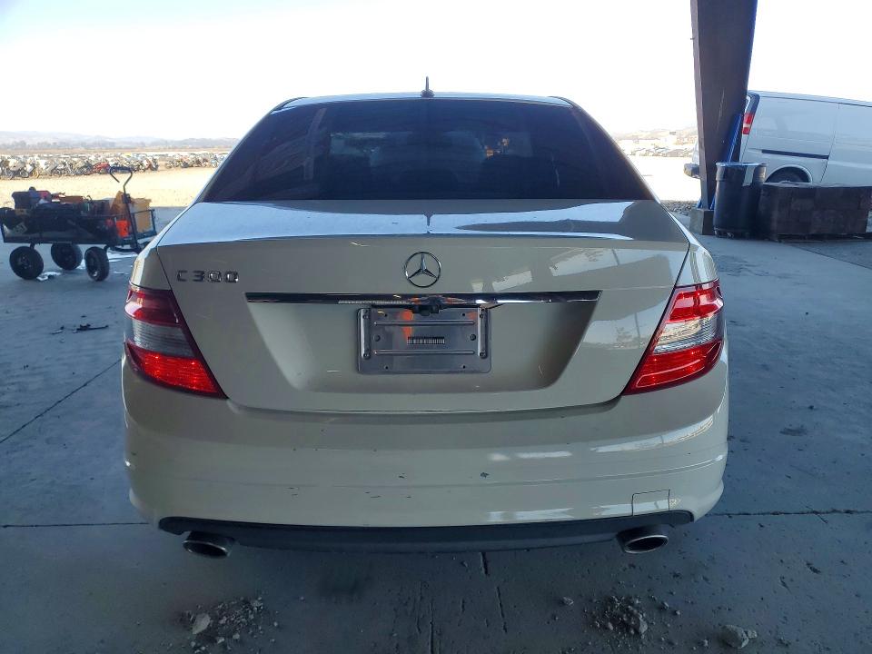 2010 Mercedes-benz C მანქანა იყიდება აუქციონზე, vin: WDDGF5EB7AR111166, აუქციონის ნომერი: 72600206