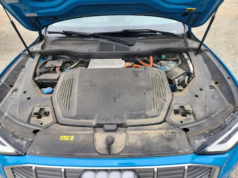 Продаж на аукціоні авто 2019 Audi E-tron, vin: WA1LAAGE8KB010214, номер лоту: 73187926