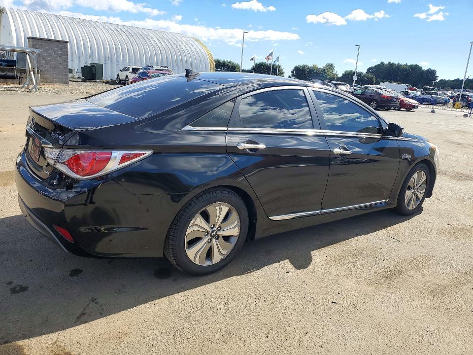 2013 Hyundai Sonata მანქანა იყიდება აუქციონზე, vin: KMHEC4A43DA101826, აუქციონის ნომერი: 72376276