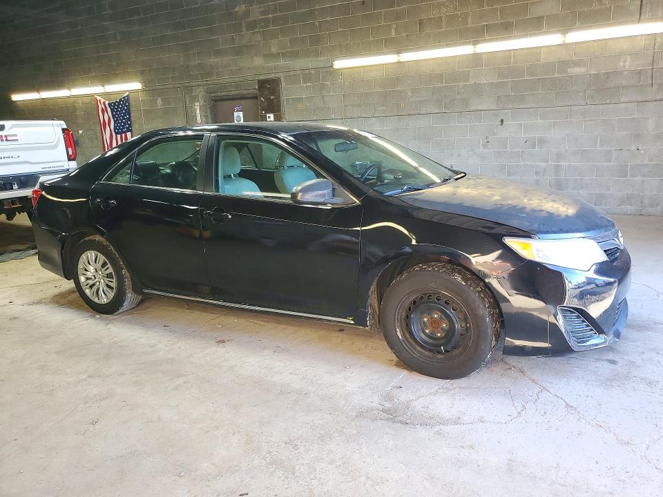 2014 Toyota Camry Hybrid მანქანა იყიდება აუქციონზე, vin: 4T1BD1FK0EU105287, აუქციონის ნომერი: 71511036