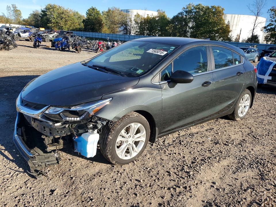 71565016 :رقم المزاد ، 3G1BE6SM4KS581455 vin ، 2019 Chevrolet Cruze مزاد بيع