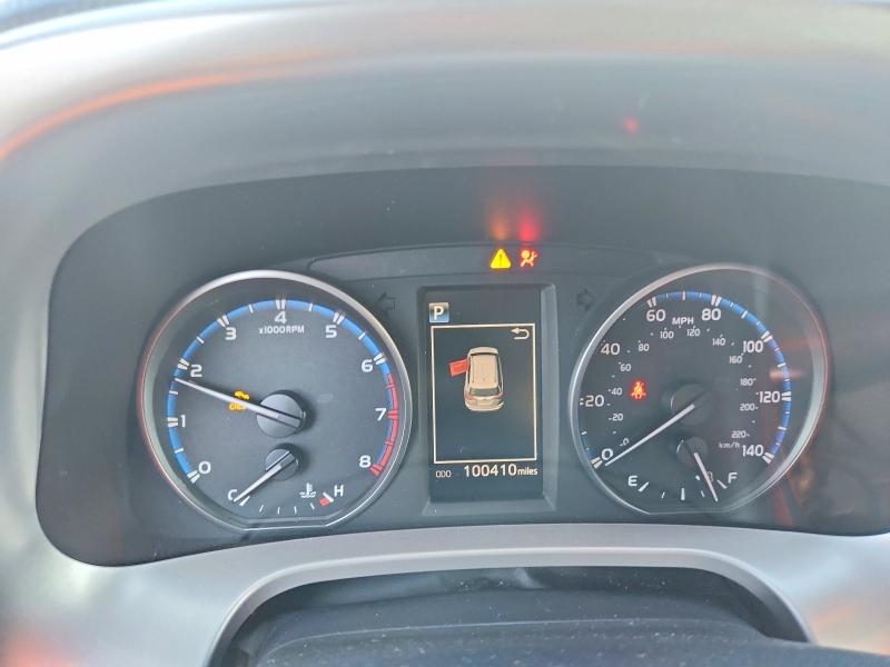 Продажа на аукционе авто 2018 Toyota Rav4, vin: JTMBFREV8JJ198662, номер лота: 71804346