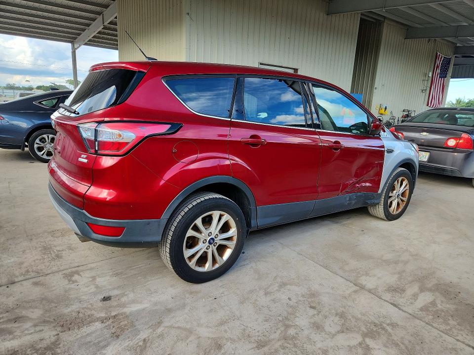 71961756 :رقم المزاد ، 1FMCU0GD9HUE86785 vin ، 2017 Ford Escape مزاد بيع