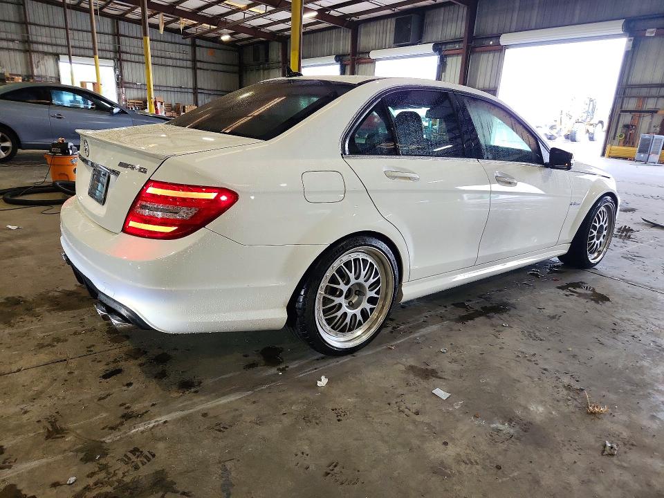 2014 Mercedes-benz C მანქანა იყიდება აუქციონზე, vin: WDDGF7HB4EA900676, აუქციონის ნომერი: 72028376