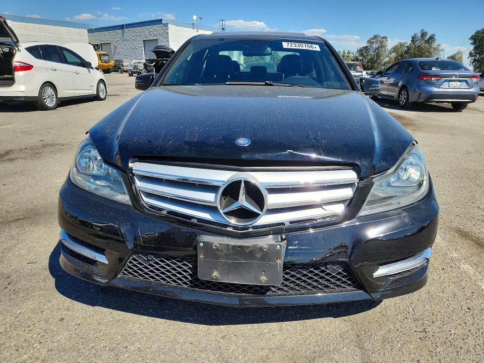 72330766 :رقم المزاد ، WDDGF4HB7CA623405 vin ، 2012 Mercedes-benz C مزاد بيع