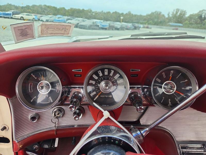 72665606 :رقم المزاد ، 2Y83Z111188 vin ، 1962 Ford Thundrbird مزاد بيع