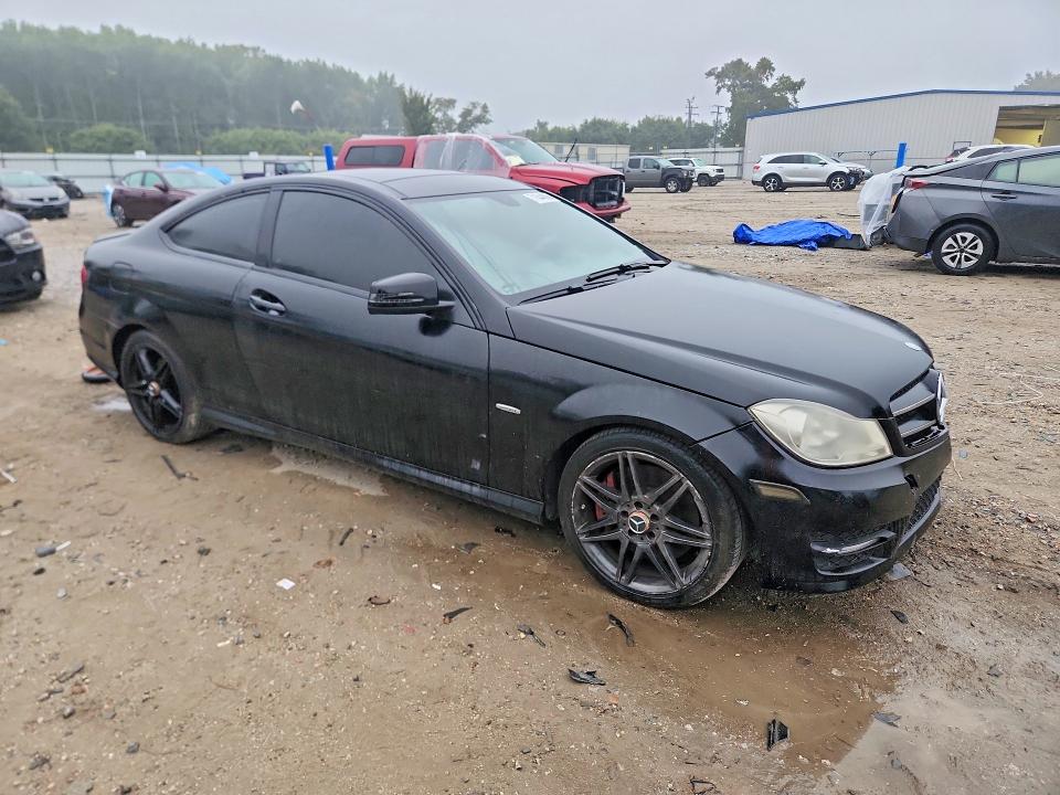 Продаж на аукціоні авто 2014 Mercedes-benz C, vin: WDDGJ4HB9EG282409, номер лоту: 71644886