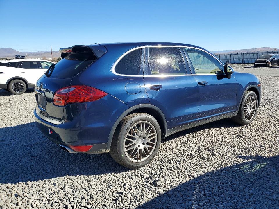 2013 Porsche Cayenne მანქანა იყიდება აუქციონზე, vin: WP1AB2A2XDLA81652, აუქციონის ნომერი: 71893636