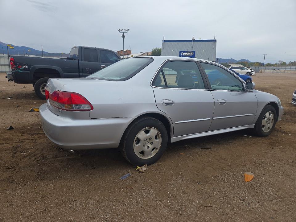 2001 Honda Accord მანქანა იყიდება აუქციონზე, vin: 1HGCG16511A041767, აუქციონის ნომერი: 74105246