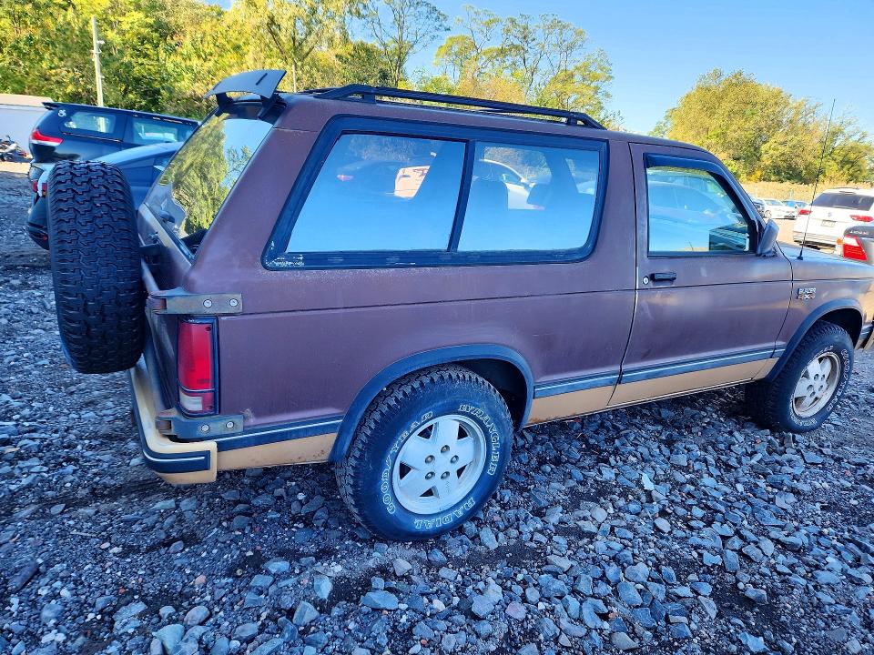 1988 Chevrolet Blazer მანქანა იყიდება აუქციონზე, vin: 1GNCT18Z9J0159654, აუქციონის ნომერი: 71538926