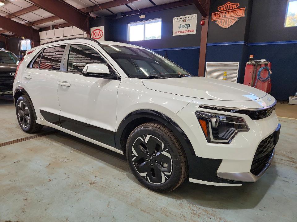 71964316 :رقم المزاد ، KNDCR3L11P5042893 vin ، 2023 Kia Niro مزاد بيع