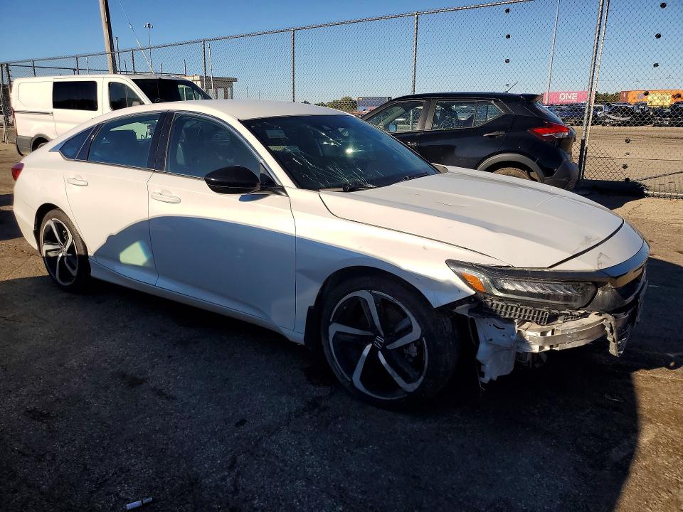 70980996 :رقم المزاد ، 1HGCV1F3XNA119327 vin ، 2022 Honda Accord مزاد بيع