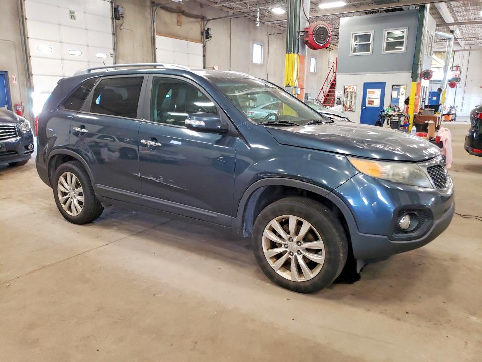 71773496 :رقم المزاد ، 5XYKU4A21BG040587 vin ، 2011 Kia Sorento مزاد بيع