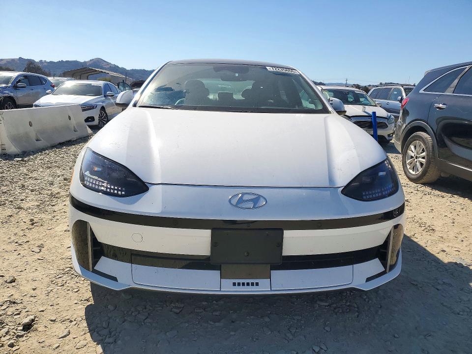 2023 Hyundai Ioniq 6 მანქანა იყიდება აუქციონზე, vin: KMHM54AA2PA035530, აუქციონის ნომერი: 72235866