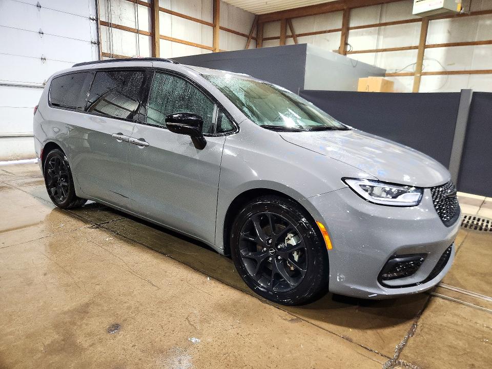Продаж на аукціоні авто 2025 Chrysler Pacifica, vin: 2C4RC1GGXSR524417, номер лоту: 72780576
