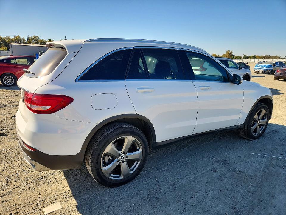 72000166 :رقم المزاد ، WDC0G4JB5JV027096 vin ، 2018 Mercedes-benz Glc مزاد بيع