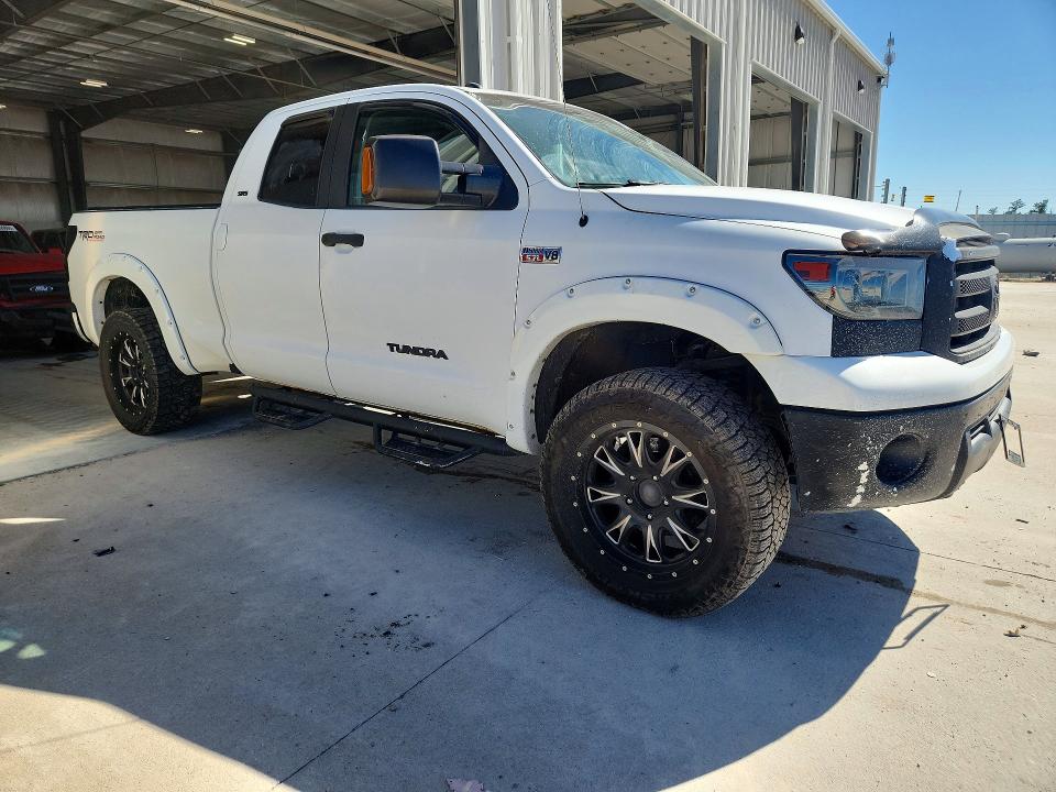 Продажа на аукционе авто 2011 Toyota Tundra, vin: 5TFUW5F12BX180010, номер лота: 71824246