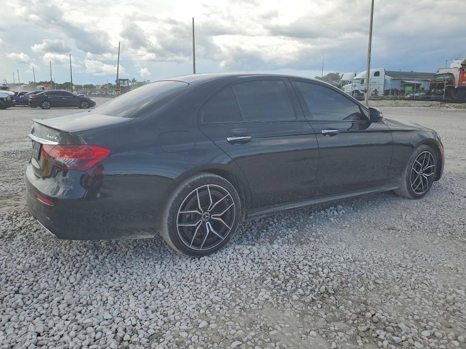 71717906 :رقم المزاد ، W1KZF8EB4PB132455 vin ، 2023 Mercedes-benz E مزاد بيع
