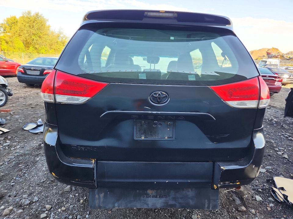 2013 Toyota Sienna მანქანა იყიდება აუქციონზე, vin: 5TDZK3DCXDS289771, აუქციონის ნომერი: 72149466
