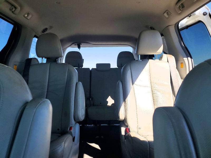 72029116 :رقم المزاد ، 5TDDK3DC9BS001780 vin ، 2011 Toyota Sienna مزاد بيع