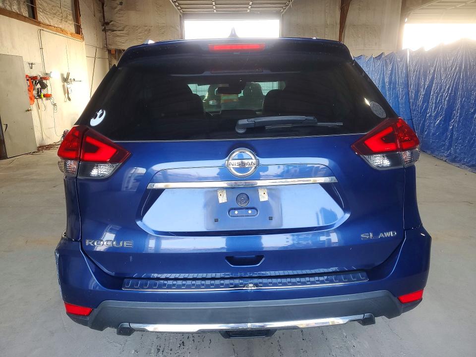 2017 Nissan Rogue მანქანა იყიდება აუქციონზე, vin: 5N1AT2MV2HC857309, აუქციონის ნომერი: 72621666