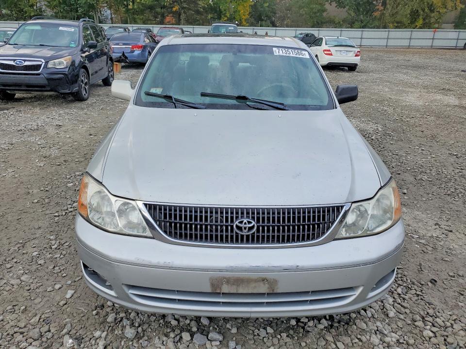 71351586 :رقم المزاد ، 4T1BF28B52U212621 vin ، 2002 Toyota Avalon مزاد بيع