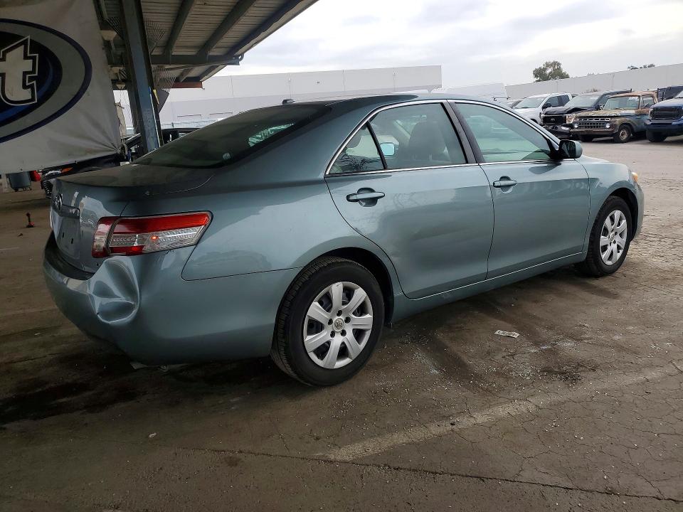 70952626 :رقم المزاد ، 4T4BF3EK8BR112934 vin ، 2011 Toyota Camry مزاد بيع
