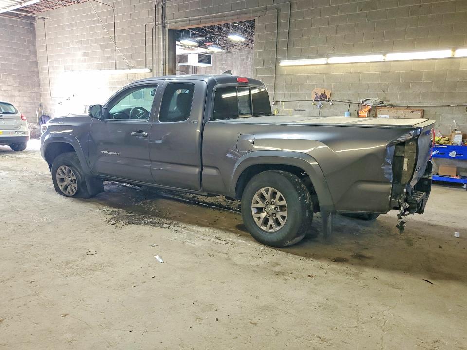 71413336 :رقم المزاد ، 5TFSZ5AN3GX037552 vin ، 2016 Toyota Tacoma مزاد بيع