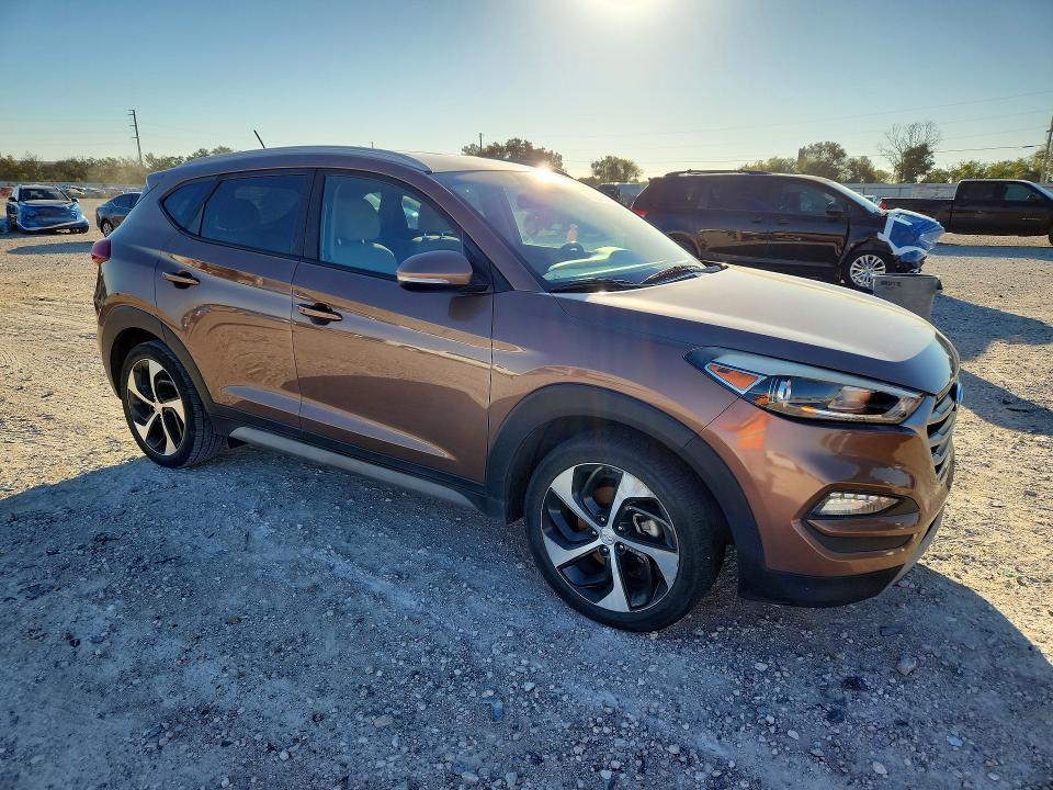 Продажа на аукционе авто 2017 Hyundai Tucson, vin: KM8J33A23HU392761, номер лота: 71943146