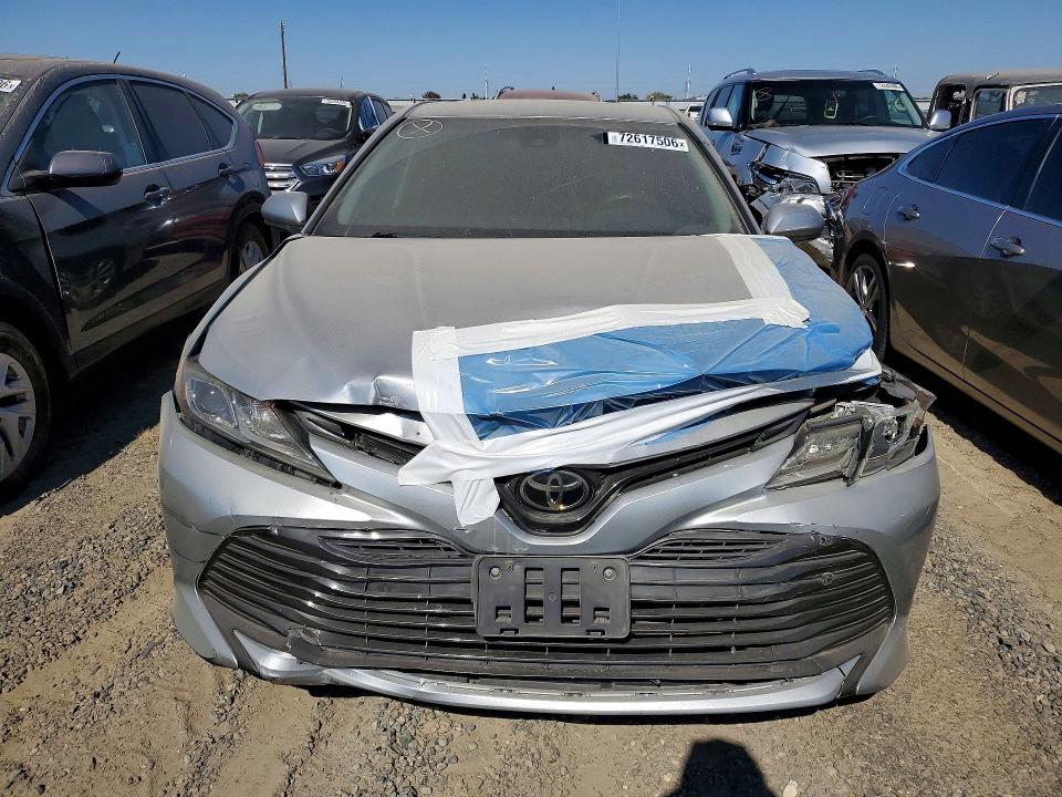 Auction sale of the 2018 Toyota Camry, vin: 4T1B11HK4JU101677, lot number: 72617506