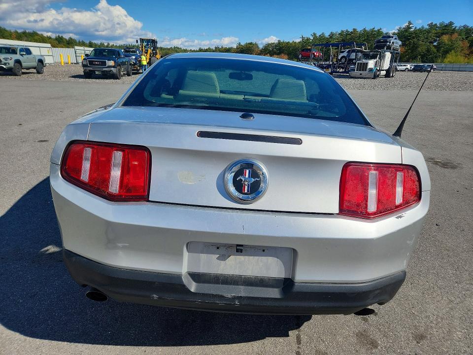 71863326 :رقم المزاد ، 1ZVBP8AM5C5212272 vin ، 2012 Ford Mustang مزاد بيع