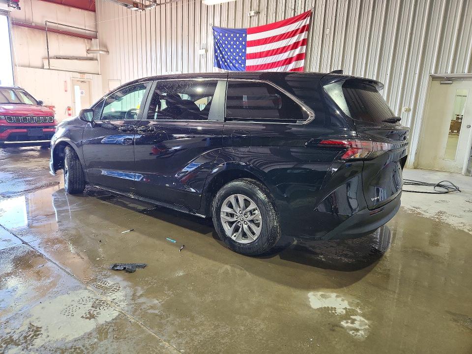 2026 Toyota Sienna მანქანა იყიდება აუქციონზე, vin: 5TDKRKEC8TS305700, აუქციონის ნომერი: 72007856