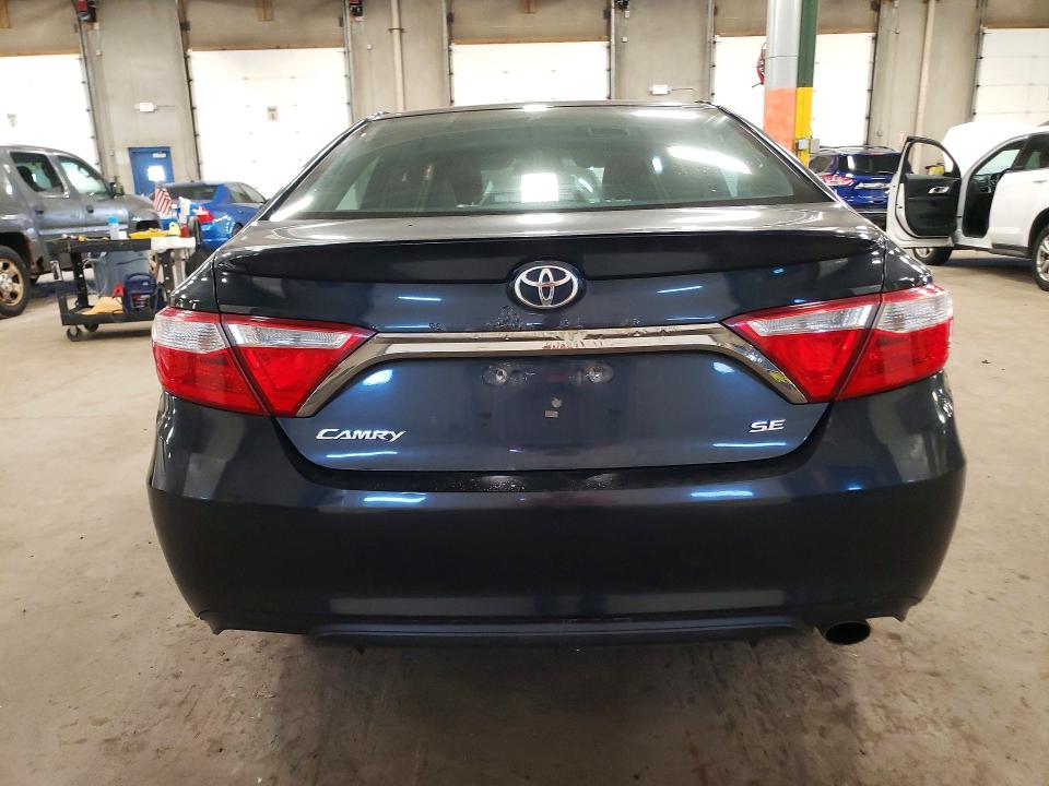 71618246 :رقم المزاد ، 4T1BF1FK4GU263354 vin ، 2016 Toyota Camry مزاد بيع