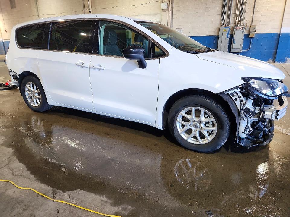 Продаж на аукціоні авто 2024 Chrysler Voyager, vin: 2C4RC1CGXRR176635, номер лоту: 72411856