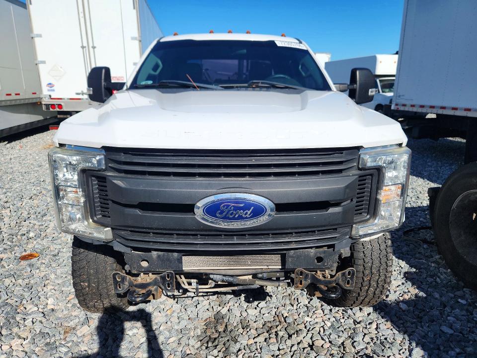 72305766 :رقم المزاد ، 1FT8W3DT6HEB56324 vin ، 2017 Ford F350 مزاد بيع