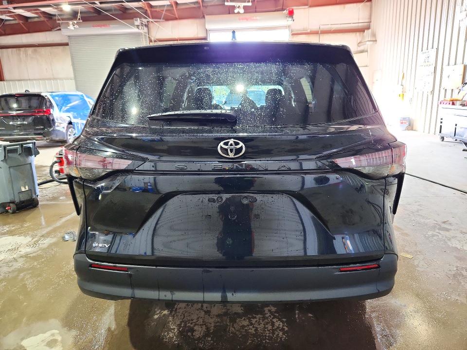 2026 Toyota Sienna მანქანა იყიდება აუქციონზე, vin: 5TDKRKEC8TS305700, აუქციონის ნომერი: 72007856