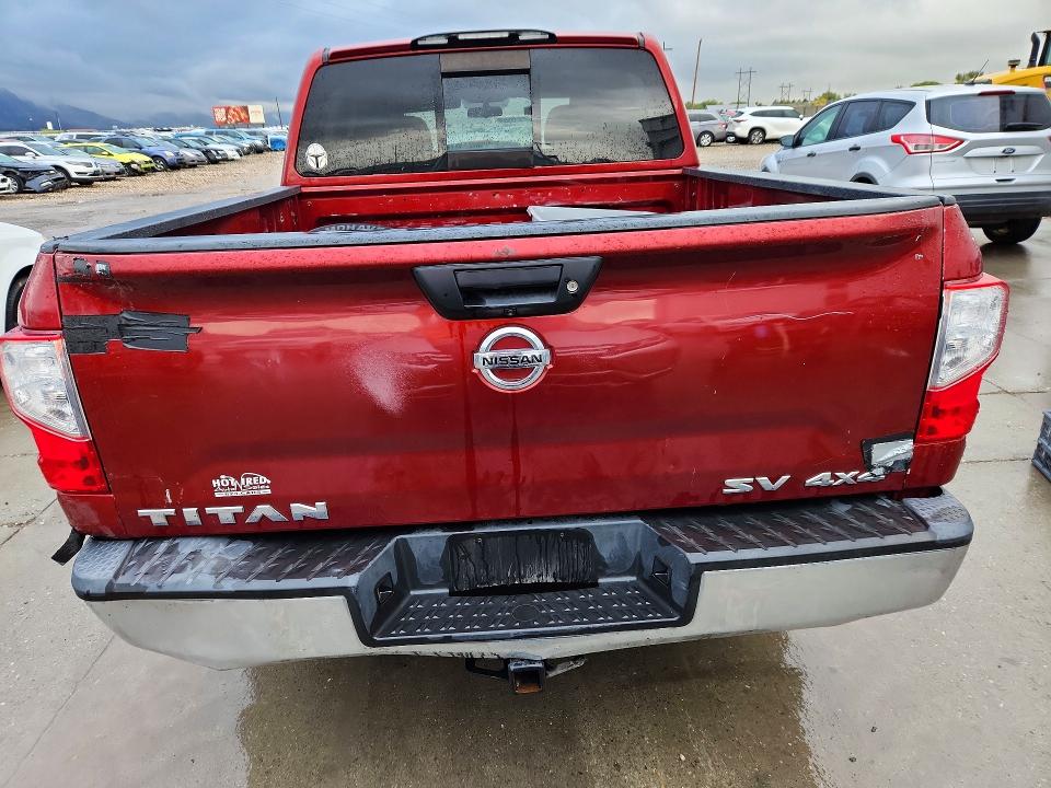 72631446 :رقم المزاد ، 1N6AA1EJ9JN526542 vin ، 2018 Nissan Titan مزاد بيع
