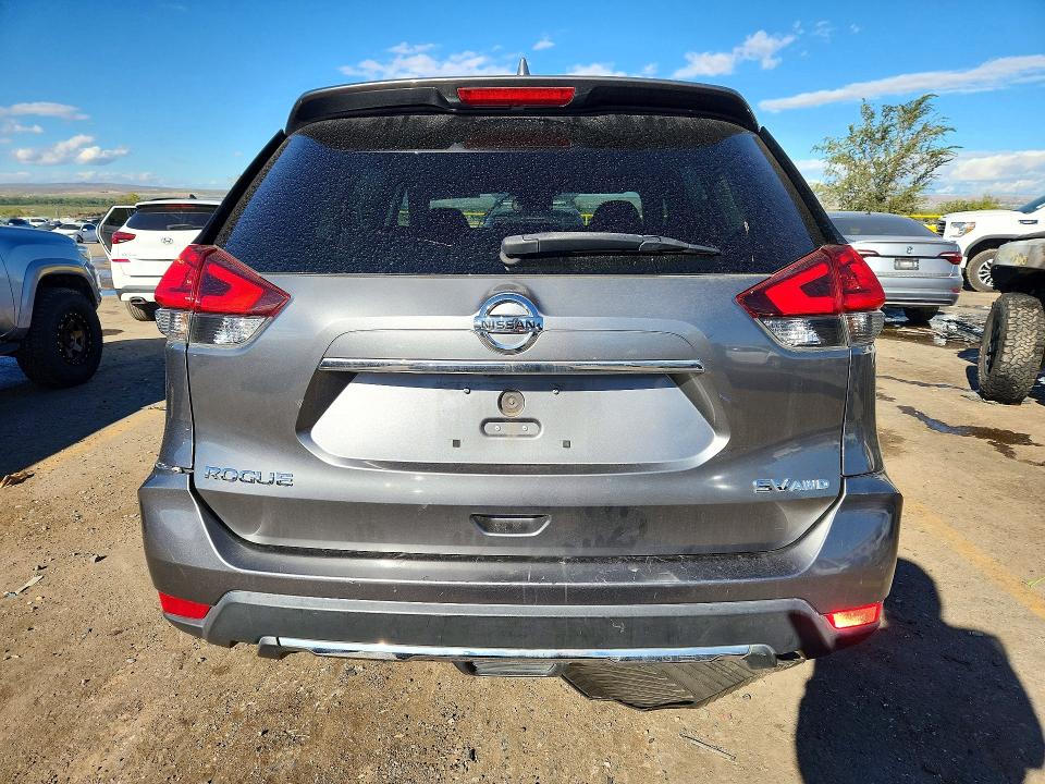 2018 Nissan Rogue მანქანა იყიდება აუქციონზე, vin: KNMAT2MV1JP560969, აუქციონის ნომერი: 72448666